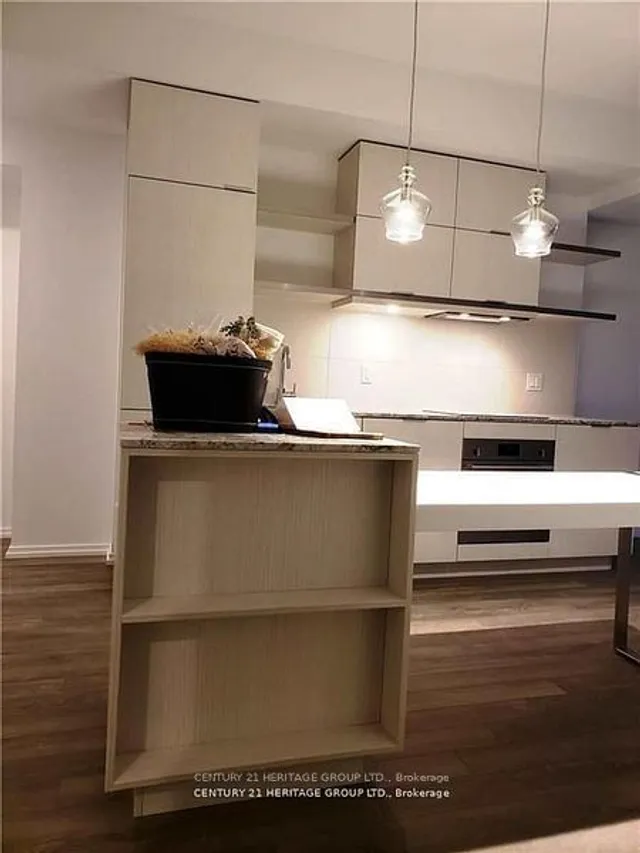 Additional image 8 of 197 Yonge St Unit 4614