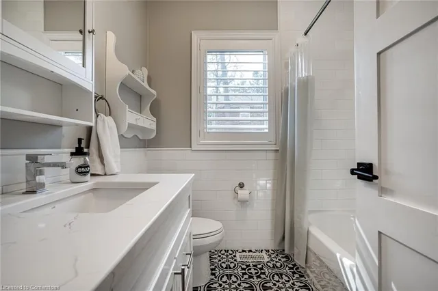 Additional image 27 of 14 Sullivan's Lane