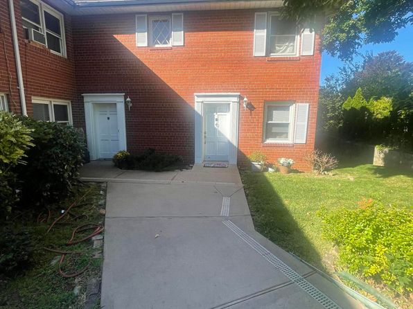 392 Flagg Pl, Staten Island, NY 10304