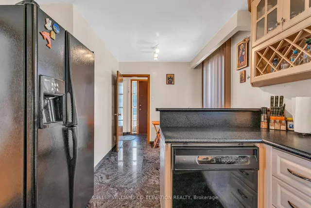 Additional image 20 of 217 La Rose Ave