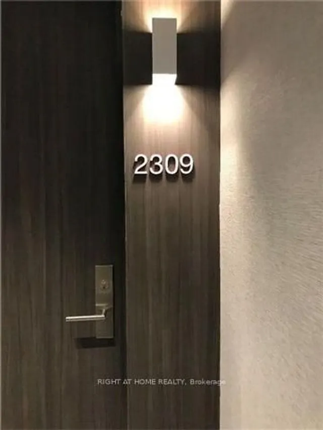 Additional image 8 of 185 Roehampton Ave Unit 2309