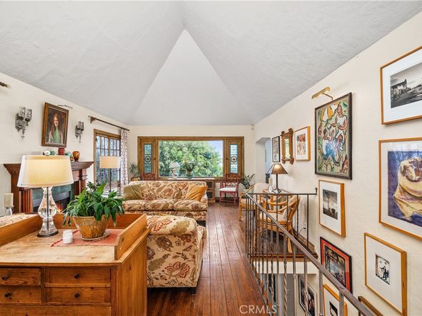 14559 Round Valley Dr, Sherman Oaks, CA 91403