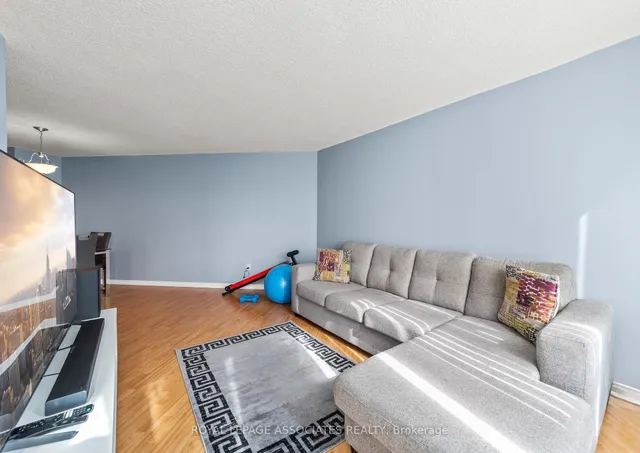 Additional image 17 of 350 Alton Towers Circ Unit 609