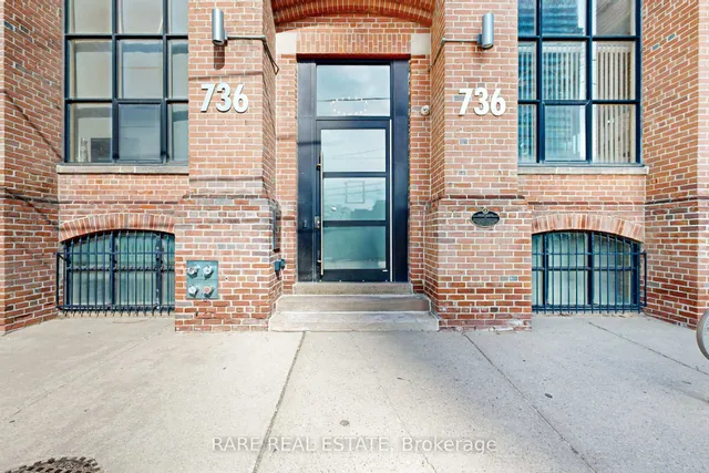 Additional image 4 of 736 Dundas St Unit 101