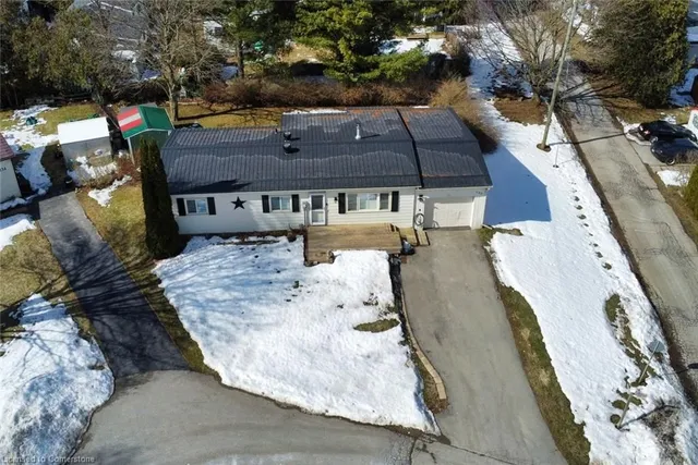 Additional image 33 of 133 Maple Cres