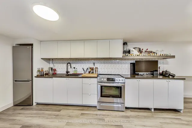 Additional image 39 of 205 Bathurst St