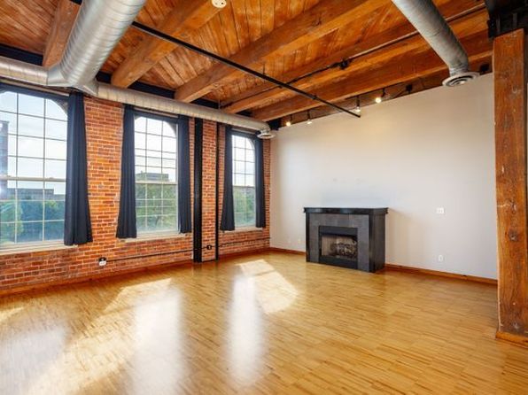 200 River Place Dr APT 26, Detroit, MI 48207