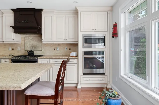 Additional image 17 of 8 Neapolitan Dr