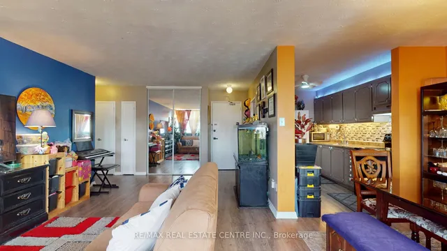 Additional image 10 of 2245 Eglinton Ave Unit 807