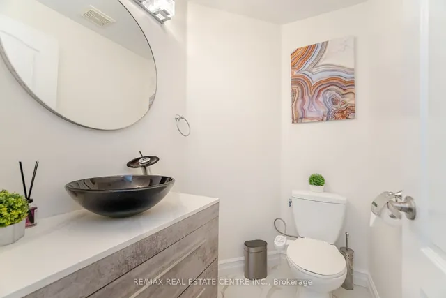 Additional image 17 of 577 Caverhill Cres