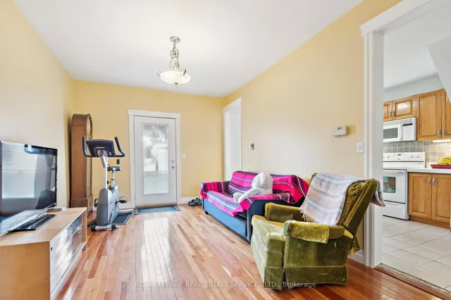 Additional image 9 of 43 Glenlake Ave