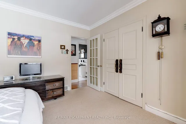 Additional image 23 of 847 FOREST GLEN Ave