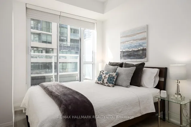 Additional image 18 of 110 Marine Parade Dr Unit 604