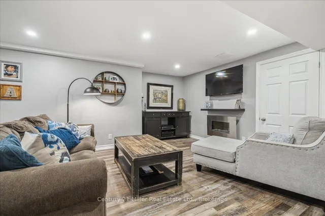 Additional image 25 of 30 Grande Ave