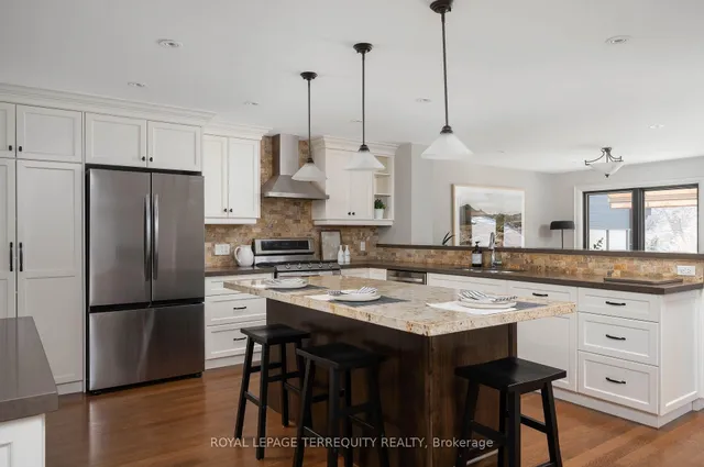 Additional image 33 of 489 Glenlake Ave