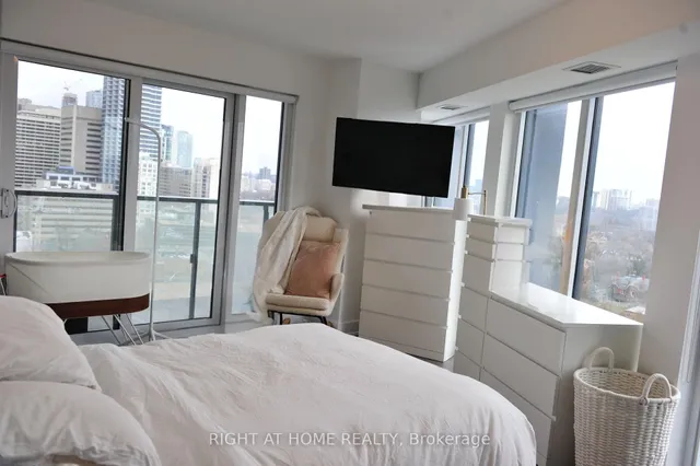 Additional image 8 of 575 Bloor St Unit 1502