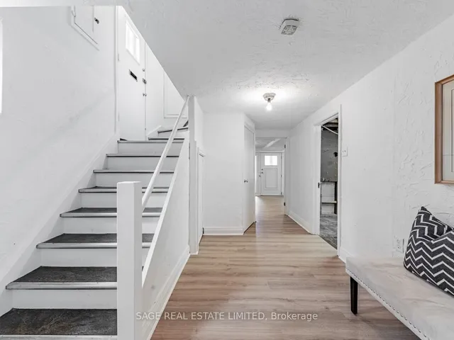 Additional image 32 of 28 Barbara Cres