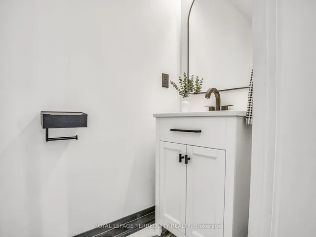 Additional image 38 of 715 Lawrence Ave Unit 23