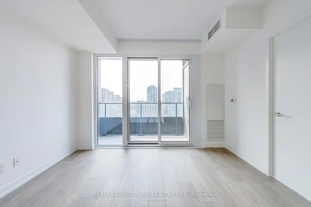 Additional image 13 of 19 Western Battery Rd Unit 1917