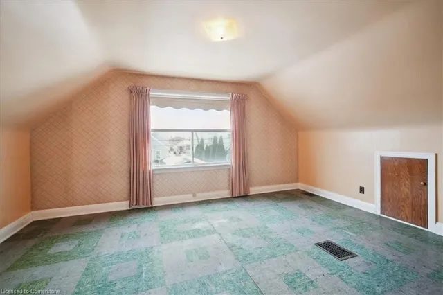 Additional image 24 of 34 Reid Ave