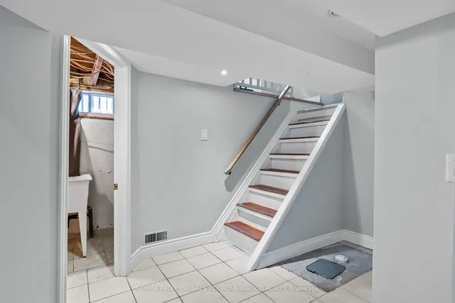 Additional image 22 of 112 Foch Ave