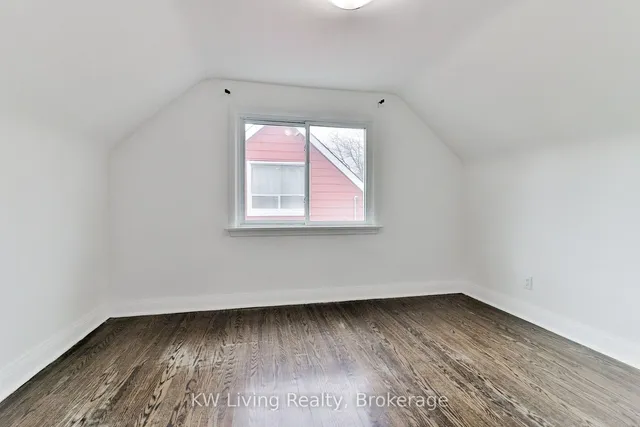 Additional image 17 of 11 Dorine Cres