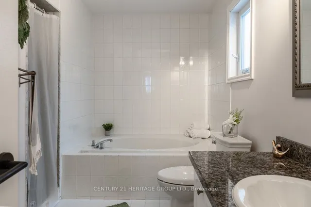 Additional image 31 of 66 Fellowes Cres