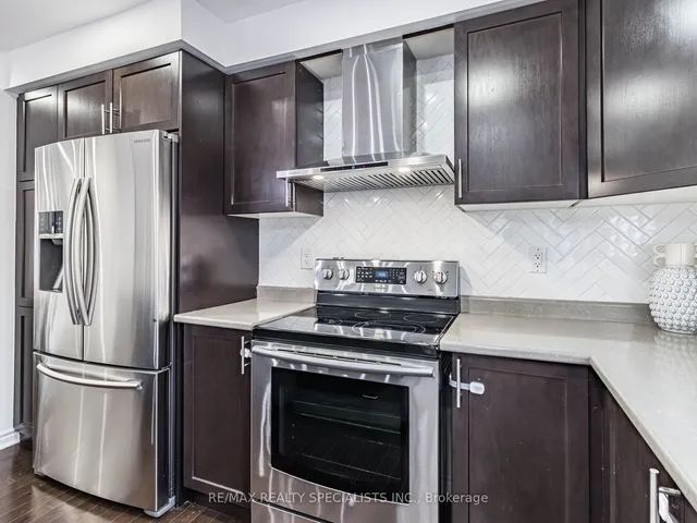 Additional image 14 of 13 Quasar St