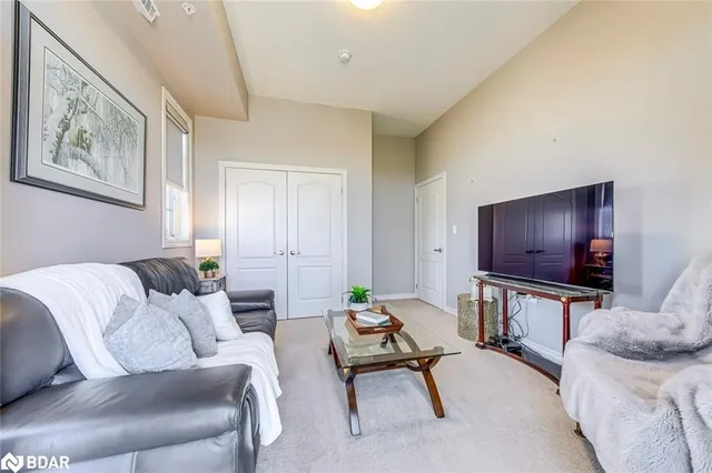 Additional image 32 of 1470 Main St E St