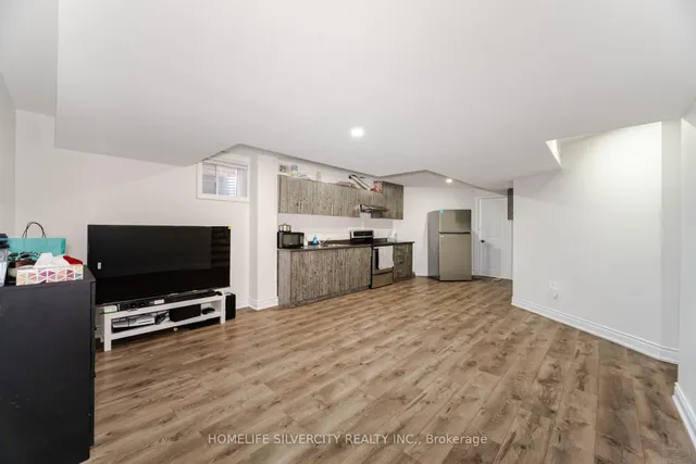 Additional image 27 of 13 Fenchurch Dr