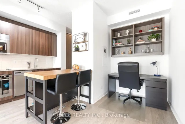 Additional image 8 of 101 Erskine Ave Unit 2713