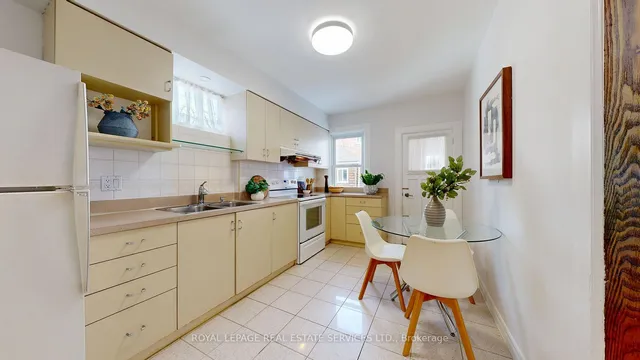 Additional image 16 of 216 Humberside Ave