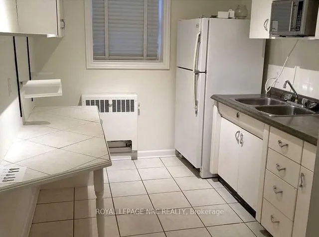 Additional image 8 of 227 Macnab St Unit 2