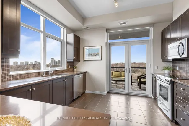 Additional image 2 of 1135 Royal York Rd Unit 1203