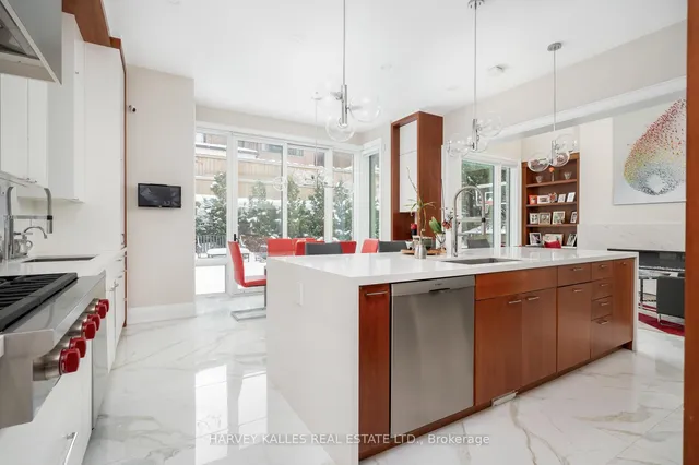 Additional image 18 of 313 Hillhurst Blvd