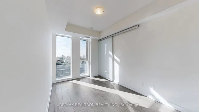 Additional image 17 of 297 College St Unit 815