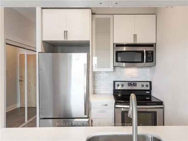 Additional image 5 of 8 Scollard St Unit PH206