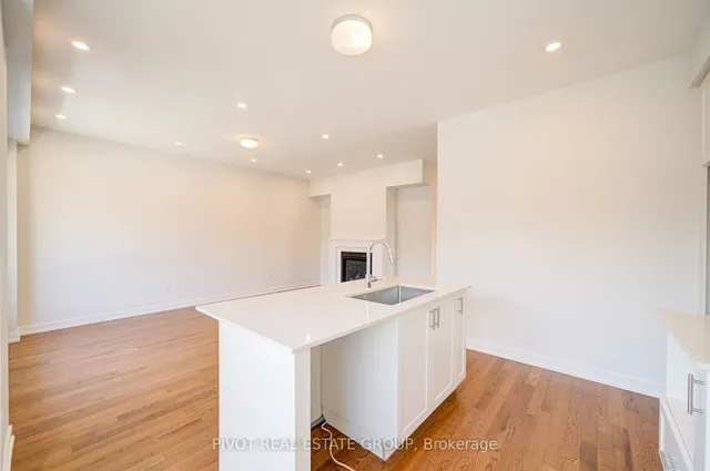 Additional image 16 of 27 Danielle Moore Circ