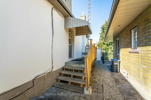 Additional image 43 of 18 Wellington St