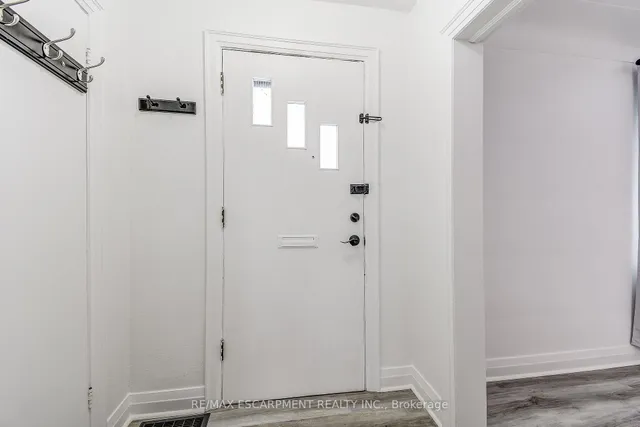 Additional image 4 of 14 WALKER Ave