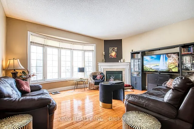 Additional image 6 of 3 Xavier Crt