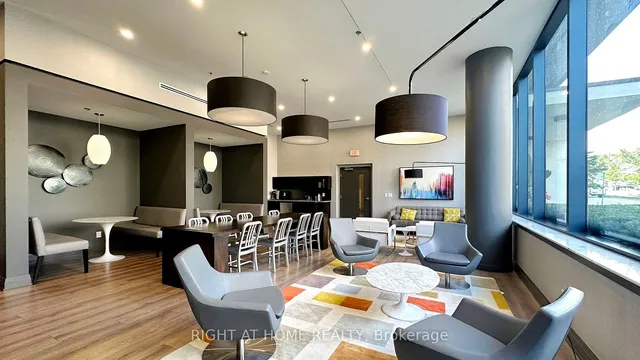 Additional image 21 of 18 Rean Dr Unit 215