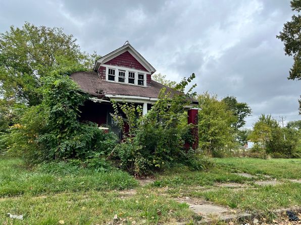 13832 Pinewood St, Detroit, MI 48205