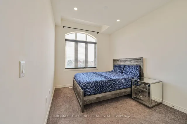 Additional image 24 of 469 Dundas St