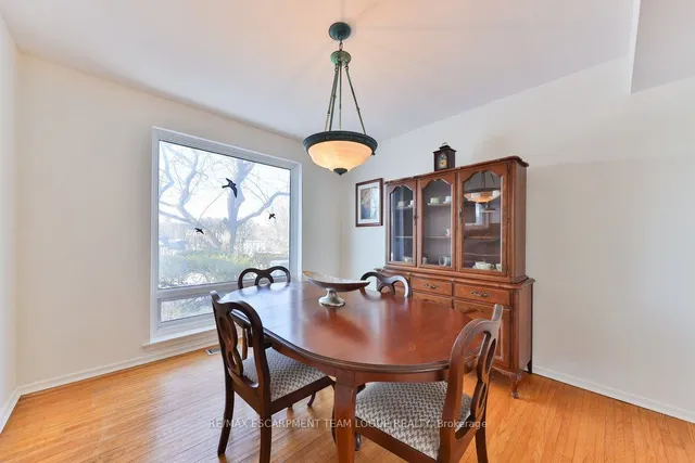 Additional image 11 of 1292 Elgin Cres