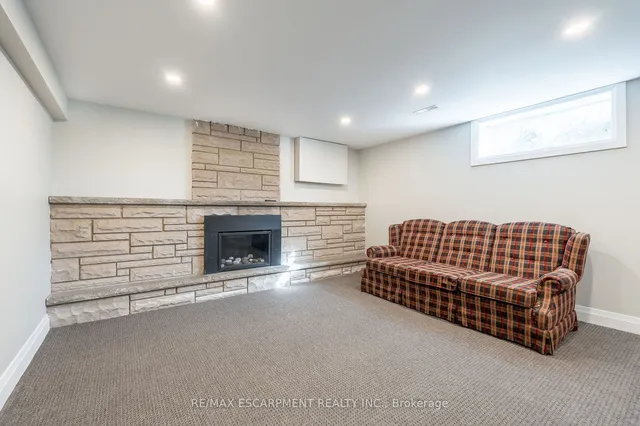 Additional image 27 of 28 Mountainview Rd