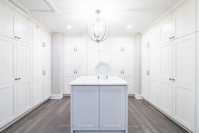 Additional image 18 of 81 Flanders Dr