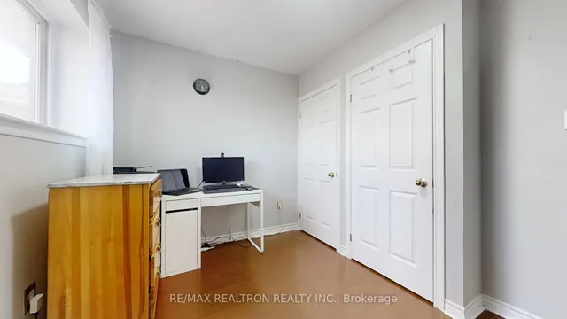 Additional image 15 of 91 Tineta Cres