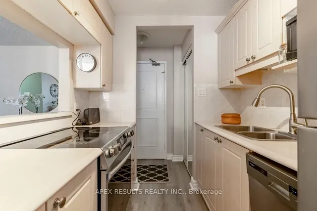 Additional image 26 of 1950 Main St Unit 405