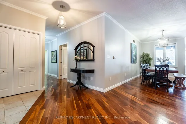 Additional image 8 of 715 Robson Rd